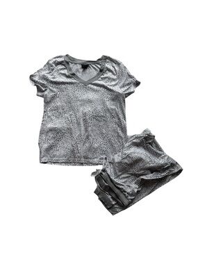 Tahari Gray & White Leopard Print Short Sleeve Pajama Set